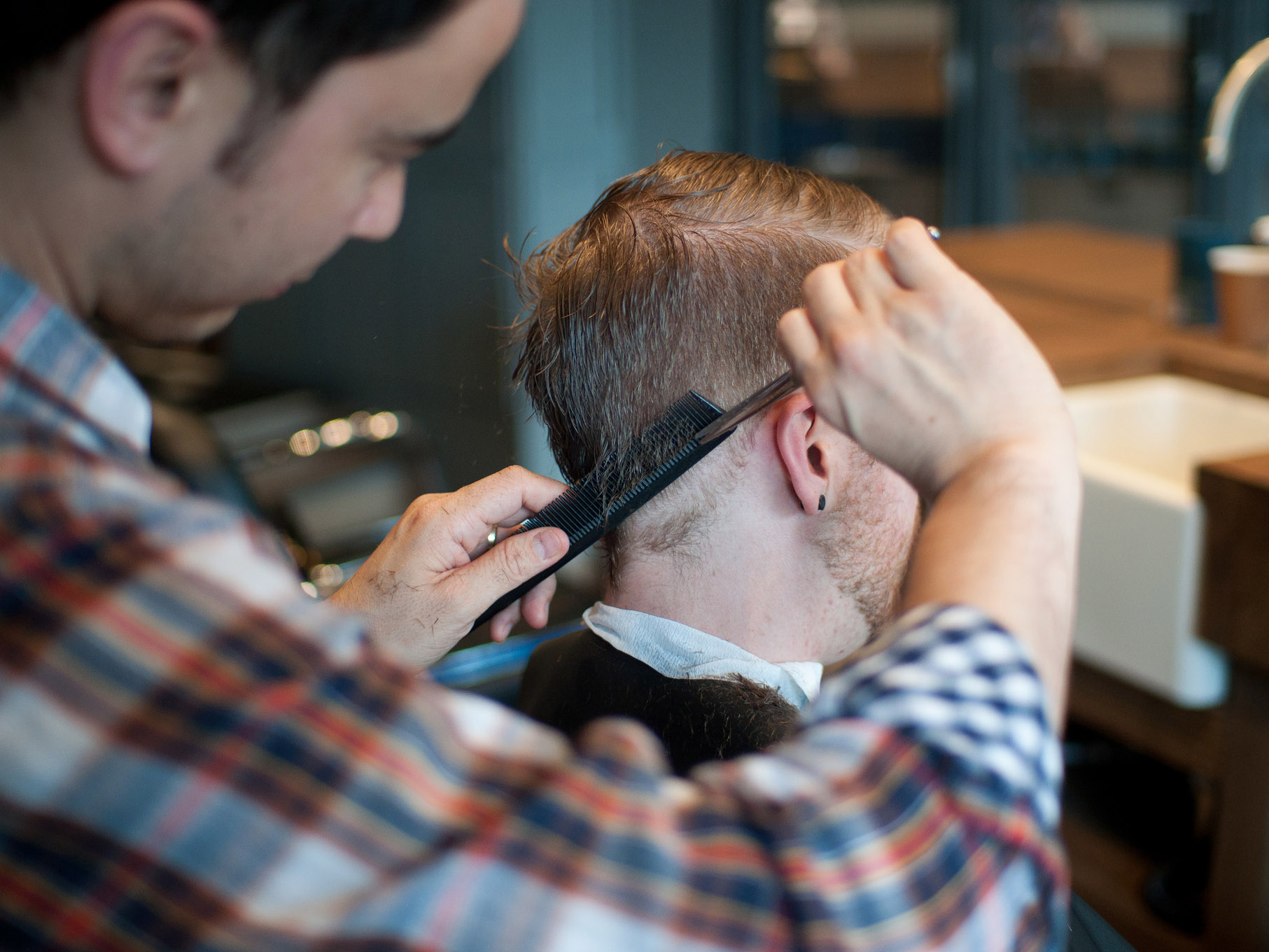 4-things-every-guy-should-tell-his-barber-when-he-gets-a-haircut