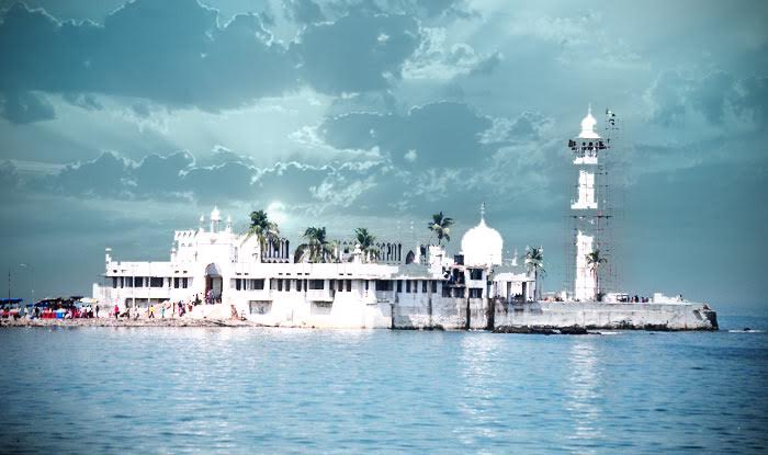 Qawwalis At Haji Ali Dargah