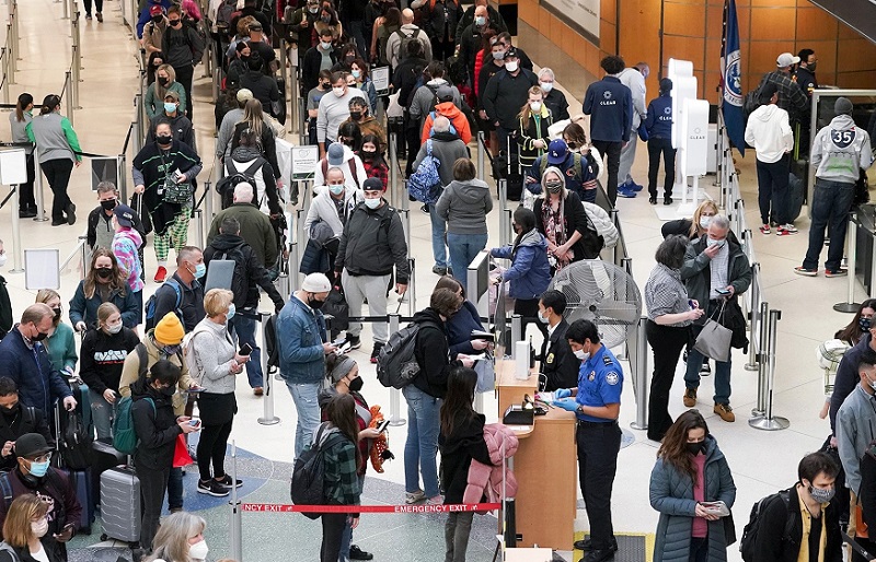 Avoid crowds from check-in to boarding