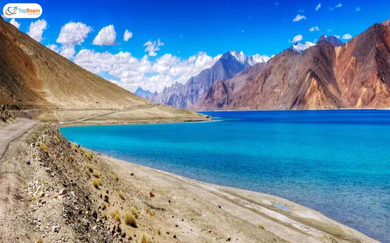 Pangong-Tso-The-Picture-Perfect-Lake-in-Ladakh